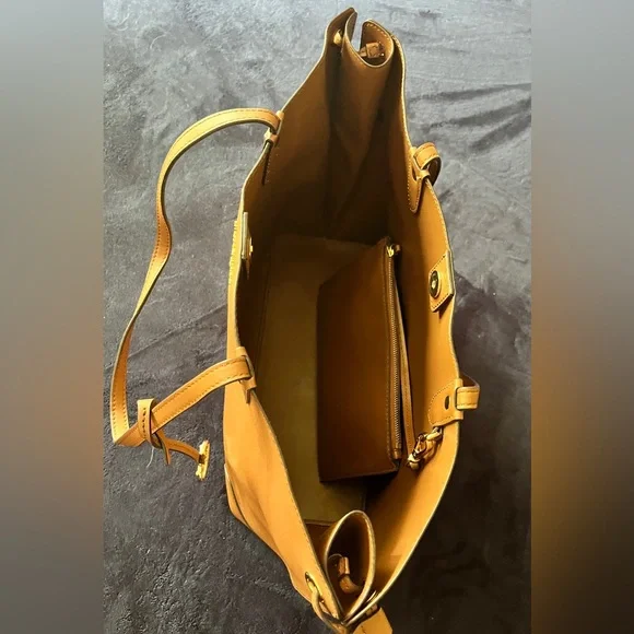 Michael Kors Tote Bag - Picture 9 of 14